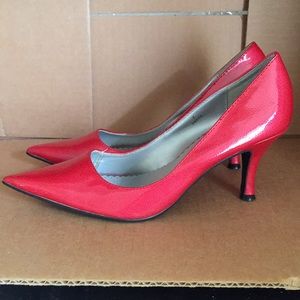 Maurice’s red heels